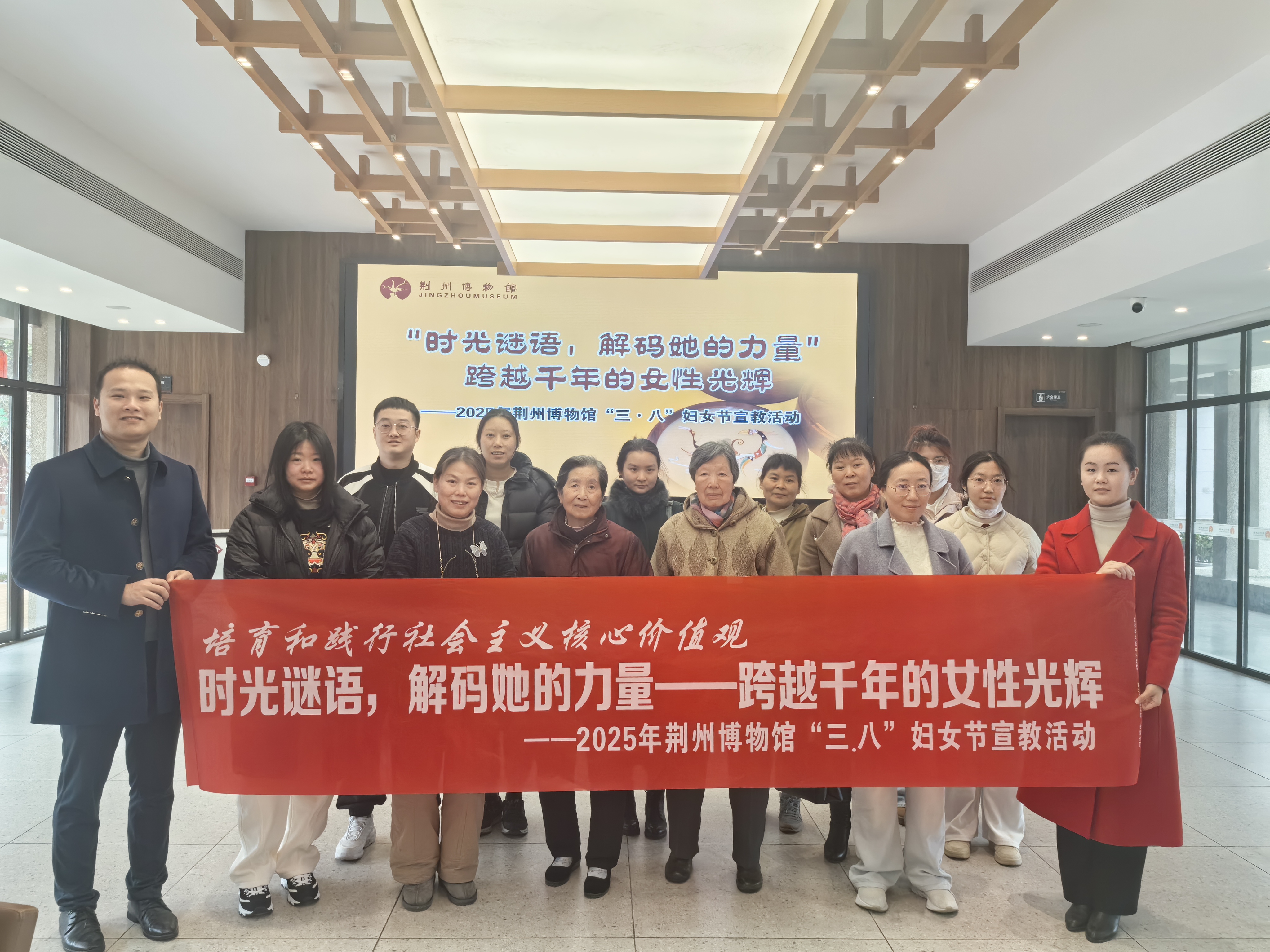 1741765841969920.jpg 4.合影留念.jpg